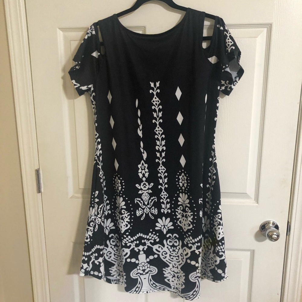 Black with white print cold shoulder dress
